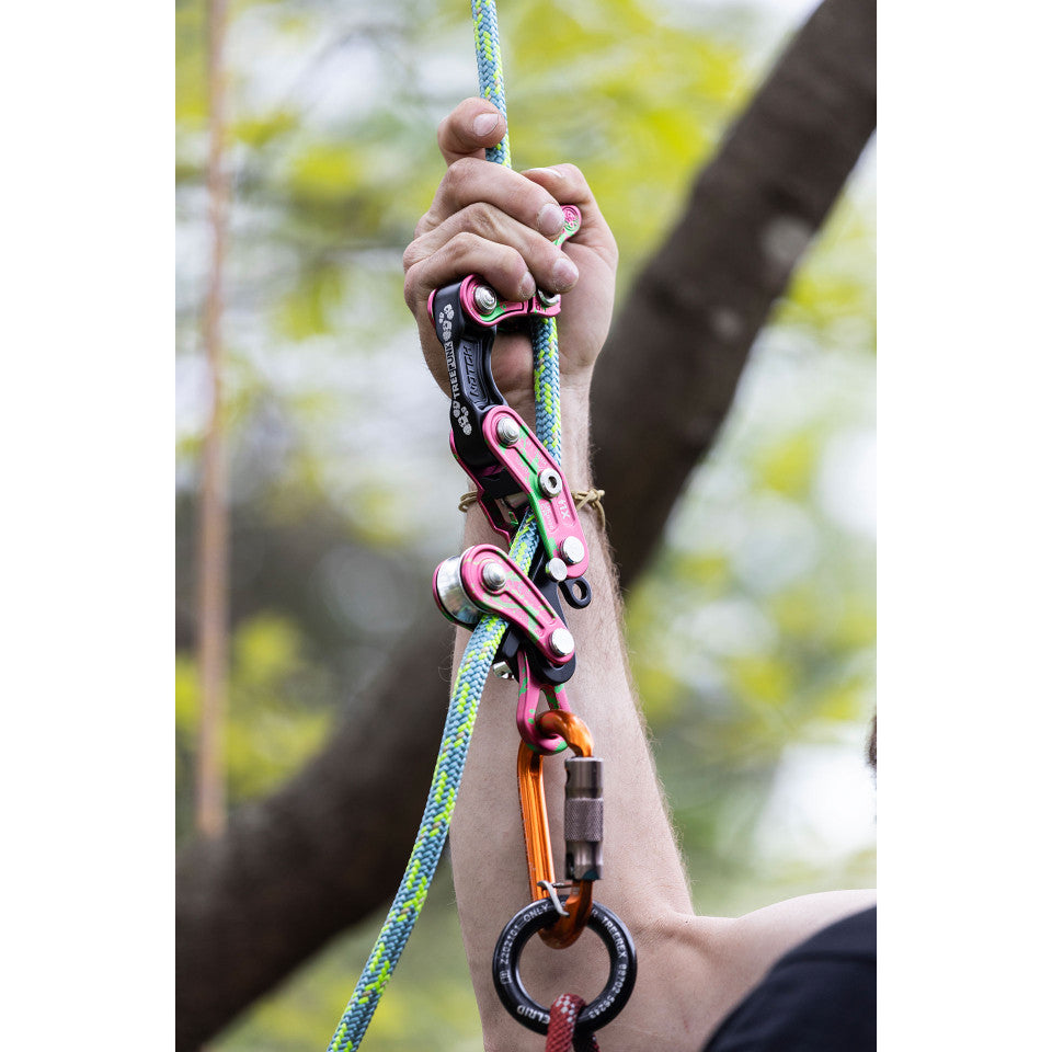 The Brits have done it again! ☠️ Say goodbye to solid colors, and say hello  to the new Tree Punk Rope Runner Pro. It's still the same